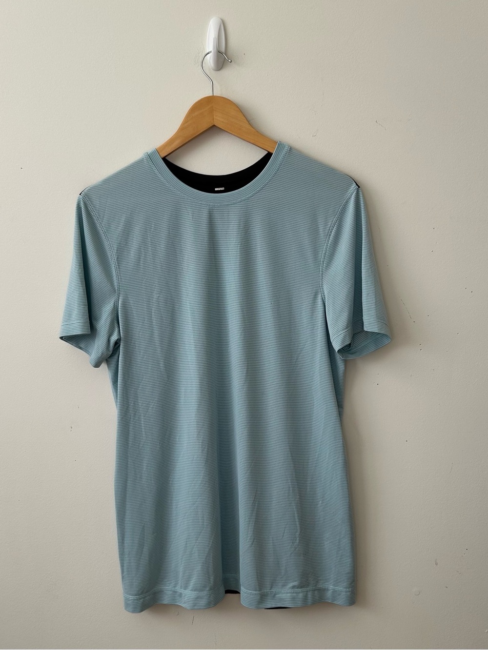 Lululemon Precision Shirt Mens Small Performance Stretch Colorblock Aqua